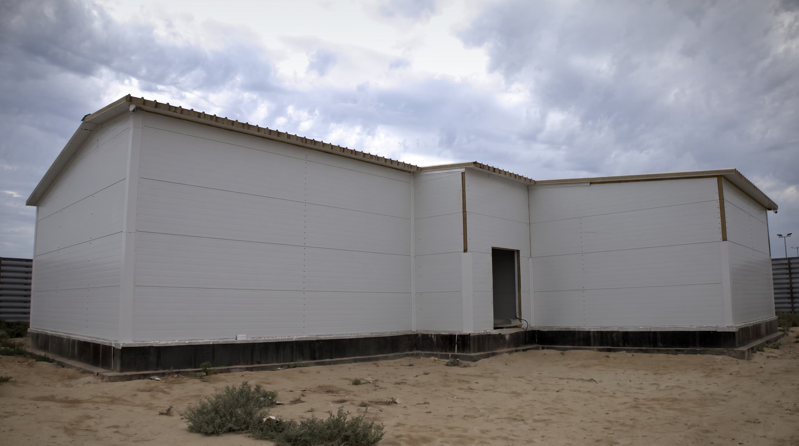 Server room in Aktau — technical building with a DIVIO class 6 raised access floor to EN 12825