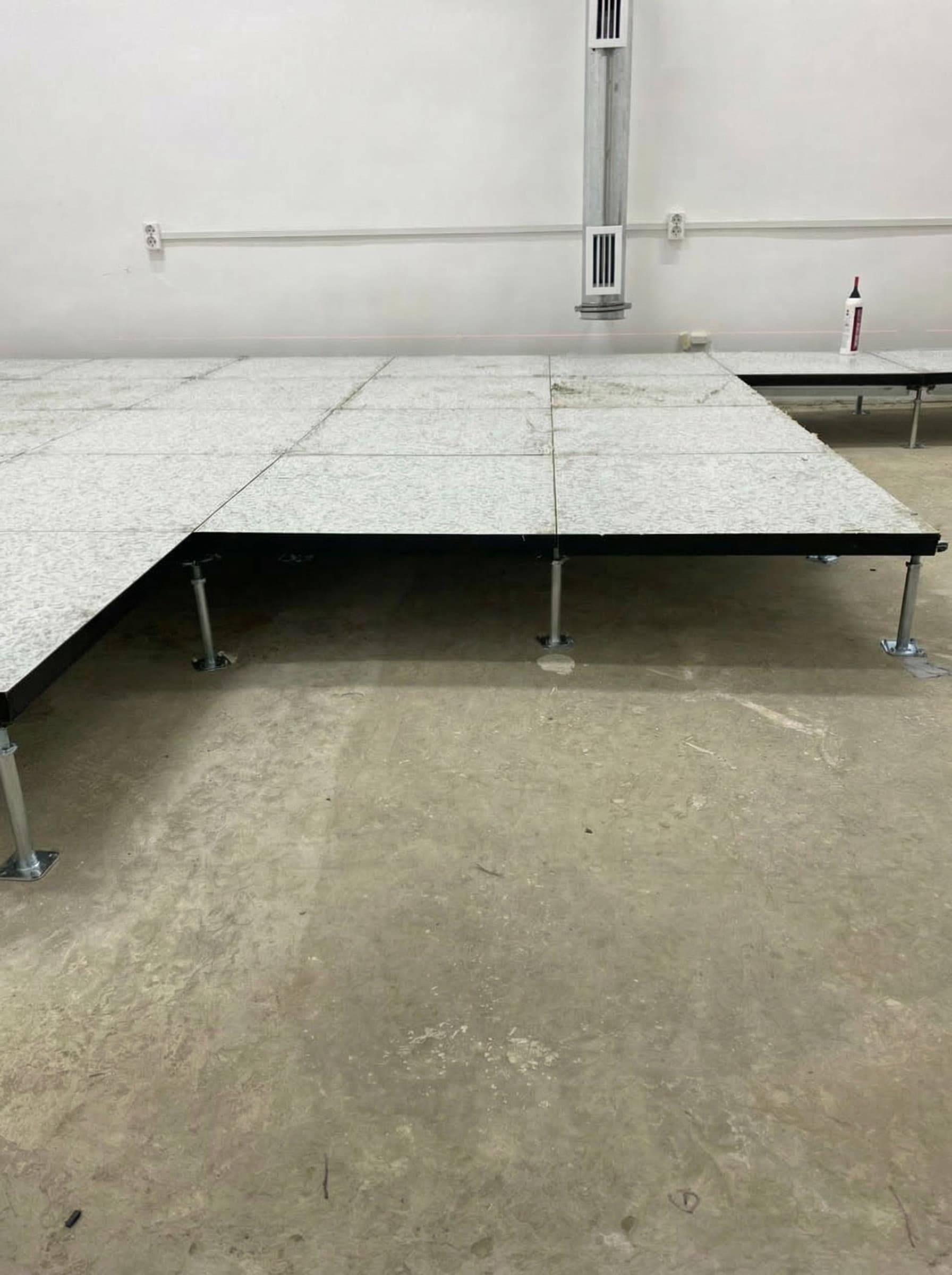 Server room in Kurchatov — DIVIO raised access floor system