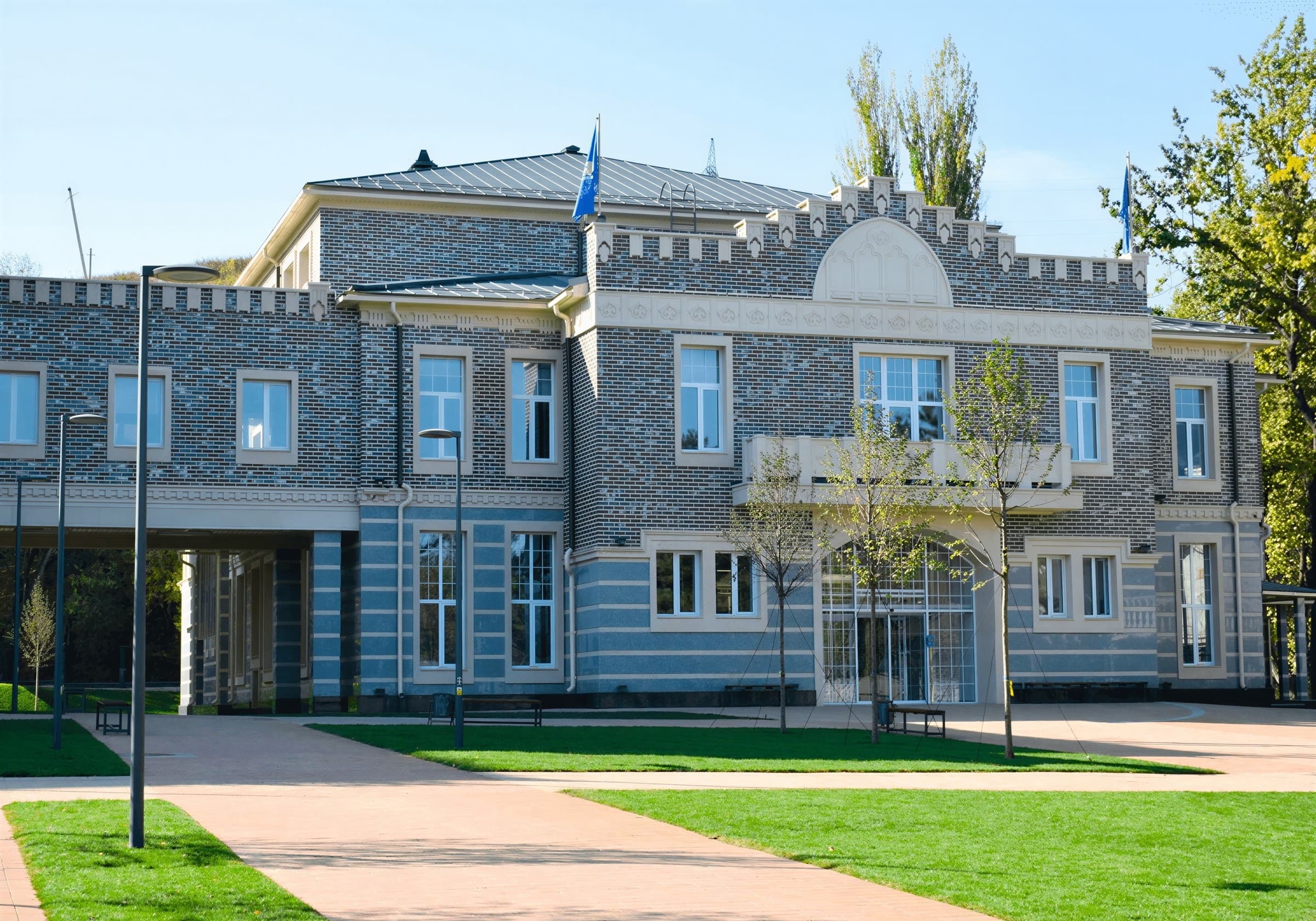 Zaman school building in Almaty